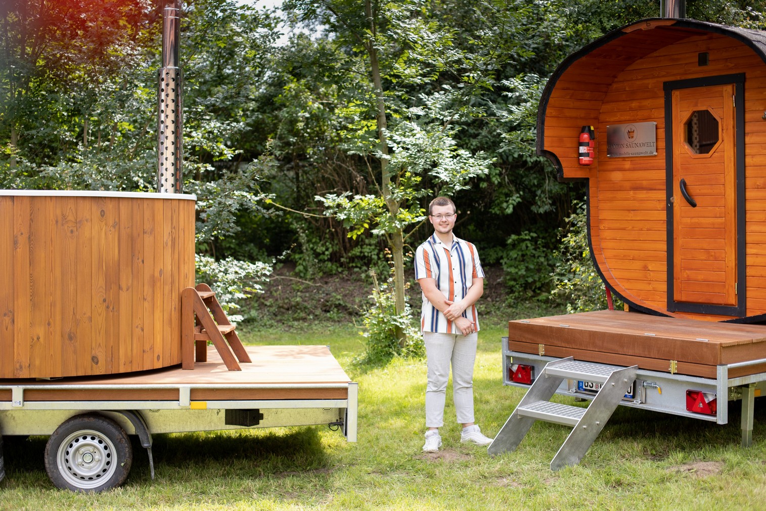 Hier sieht man drei mobile Saunas